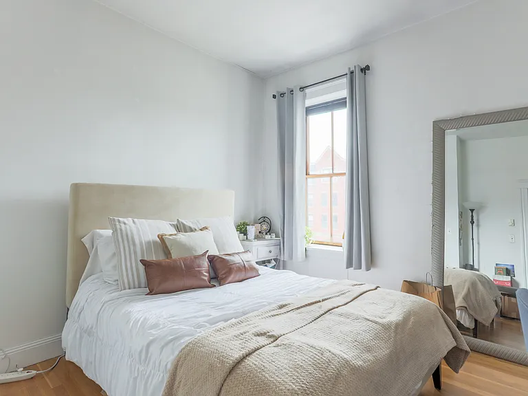 1750 Washington St #2 — Photo 18