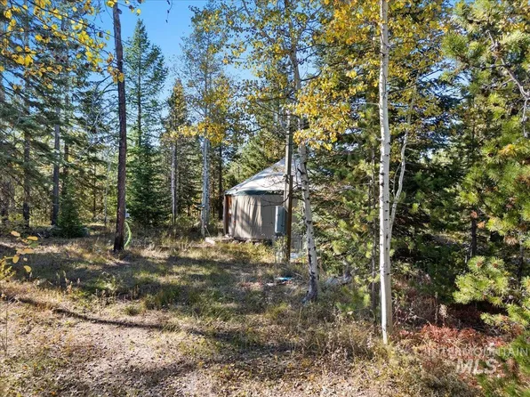 12961 Ponderosa Dr, Donnelly, ID 83615