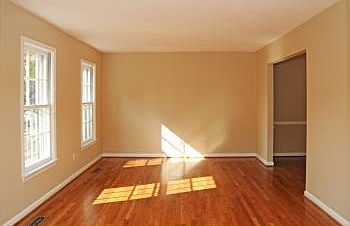 5th image of 9614 Darrow Ct