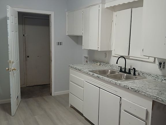 3rd image of 4448 State St