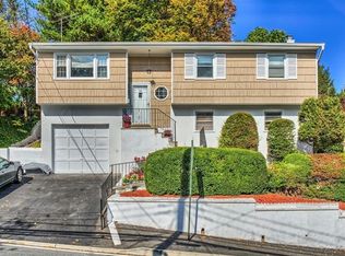 35 Juniper Hill Rd, White Plains, NY 10607