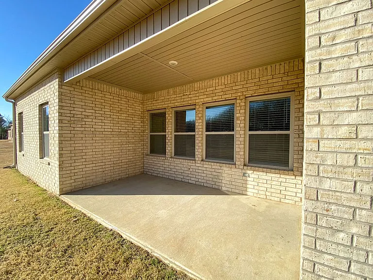 38 Crown Way — Photo 33