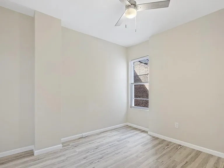 2108 W Baltimore St — Photo 17