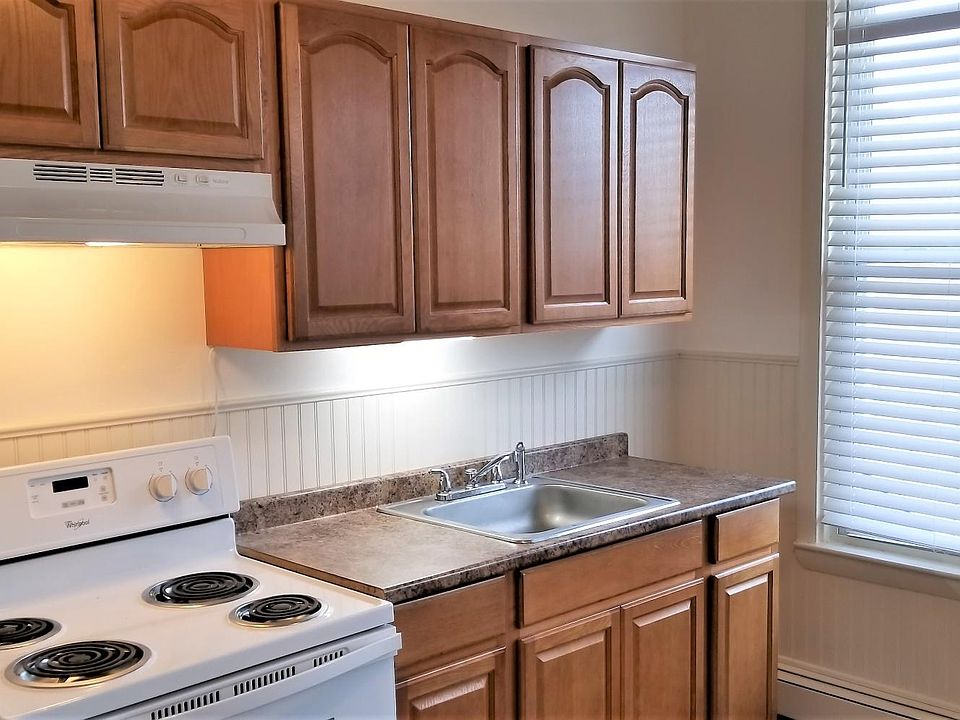 Large clean kitchen
