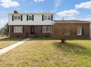 109 Beecham Dr, Yorktown, VA 23692