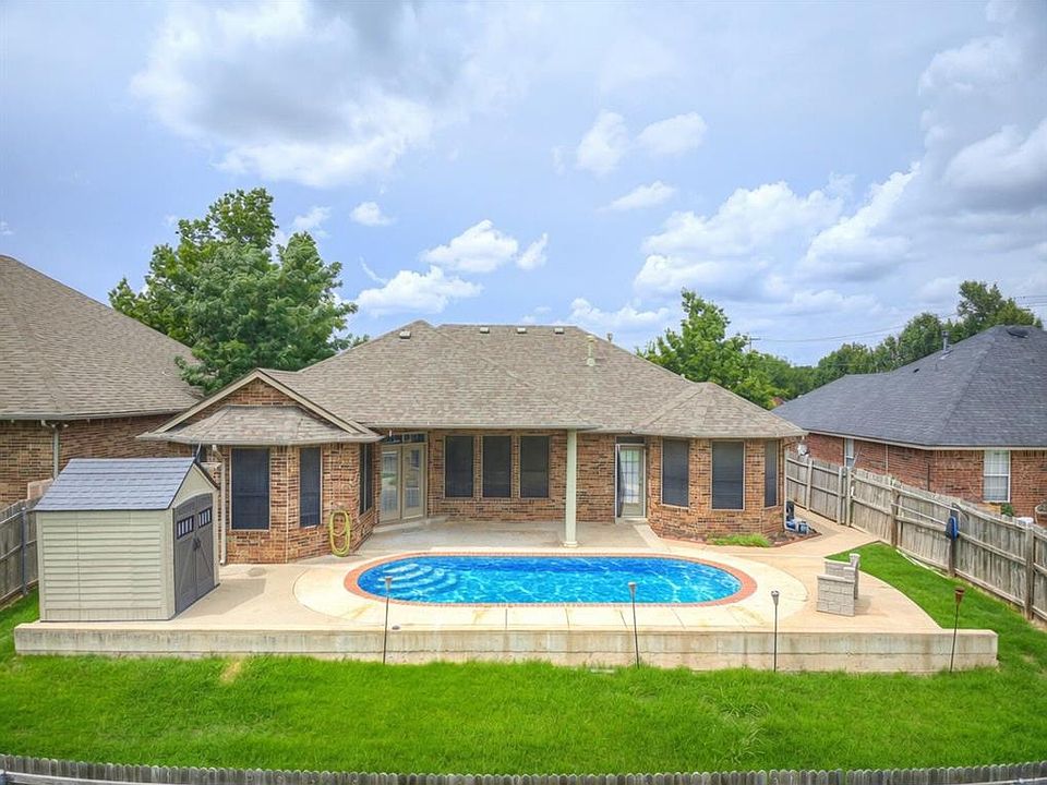 1st image of 1308 SW 131st Ter