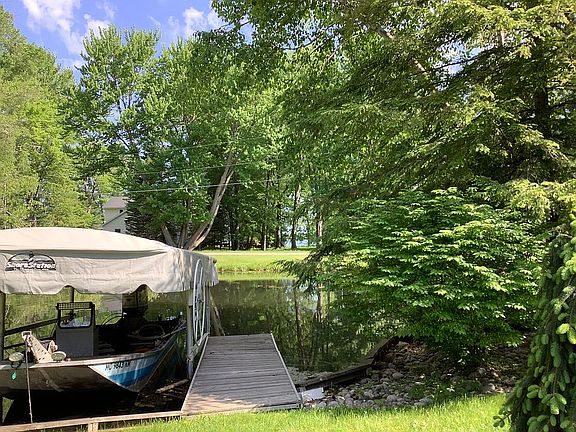 boat dock/slip and hoist