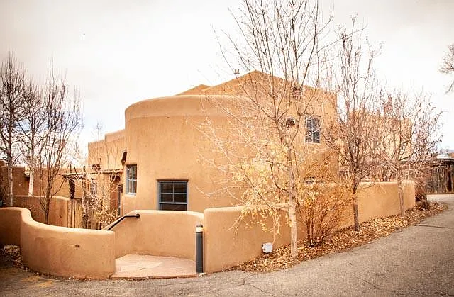 127 Valverde St — Photo 2