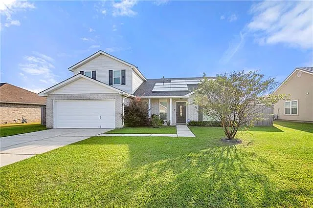 4 bed, 2.5 bath, 2350 sqft, $2,995 — Photo 1