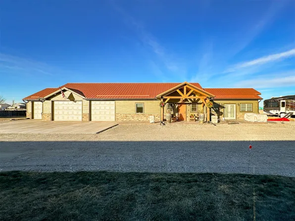 829 Marias Ave, Valier, MT 59486