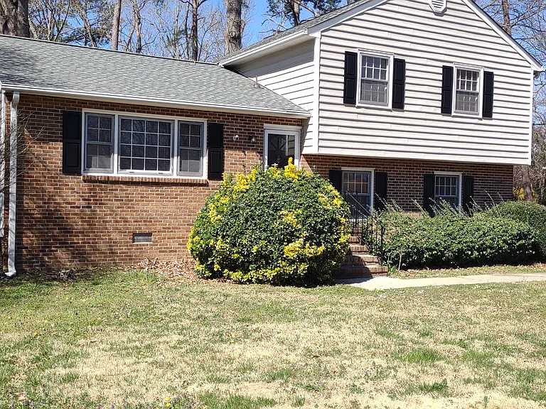 13208 Sherri Dr — Photo 2