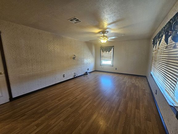 2nd image of 3832 NW Dearborn Ave