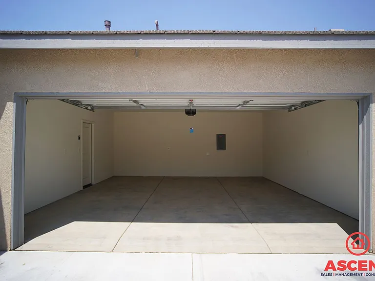 8509 Grandy St — Photo 11