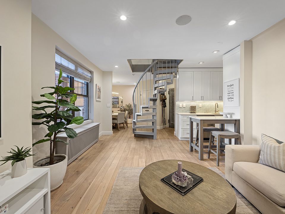 1st image of 290 6th Ave APT 4L