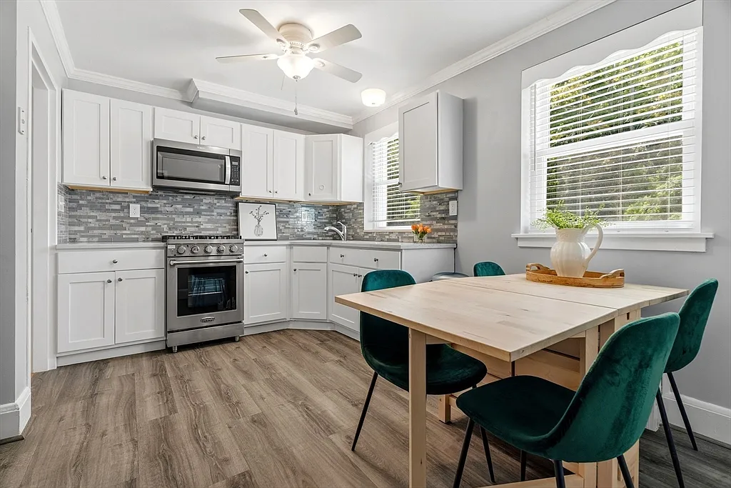 2 bed, 1.0 bath, 726 sqft, $2,800 — Photo 4