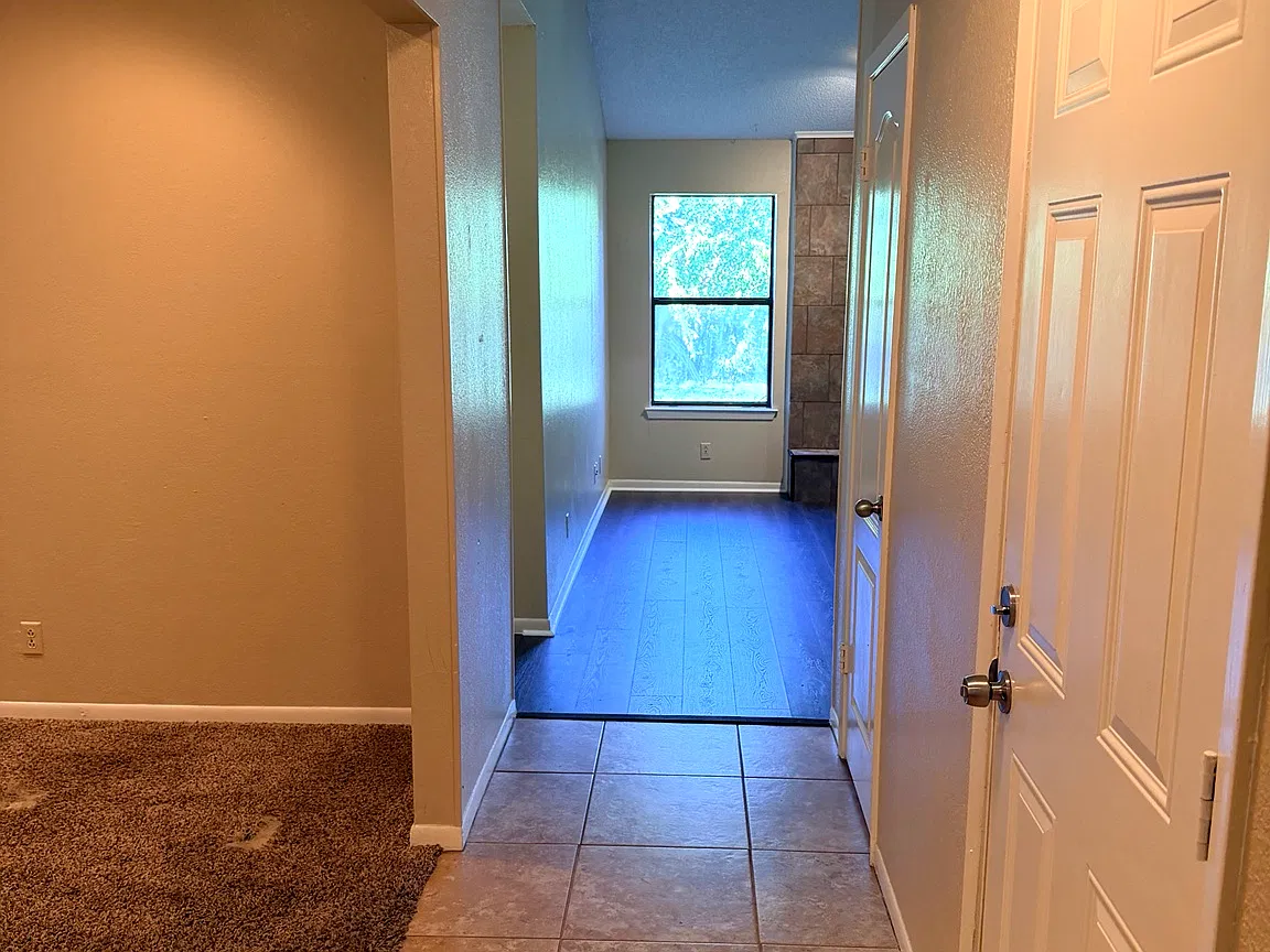 4905 Greenlee Drive — Photo 2
