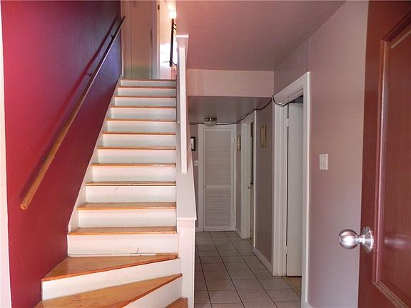 5th image of 1105 Rosewood Ln