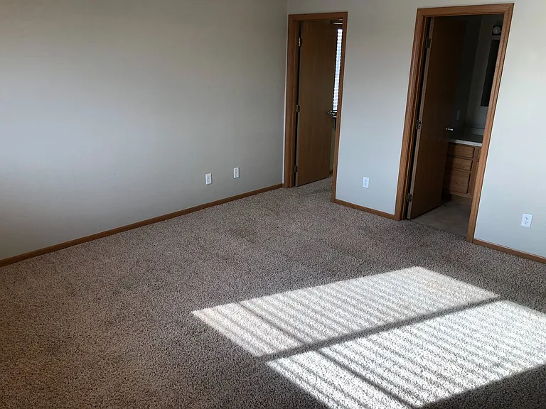 2735 N Broadway — Photo 15