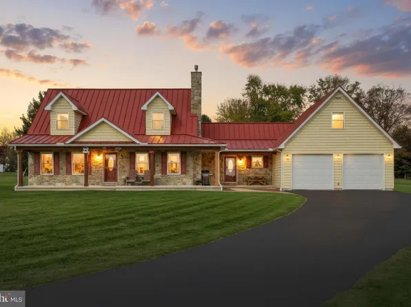 16434 Cross Roads Ave, Stewartstown, PA 17363