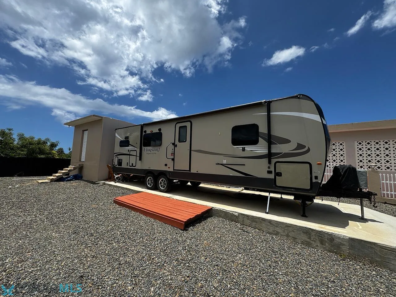 1 bed, 1.0 bath, 2025 sqft, $750 — Photo 2