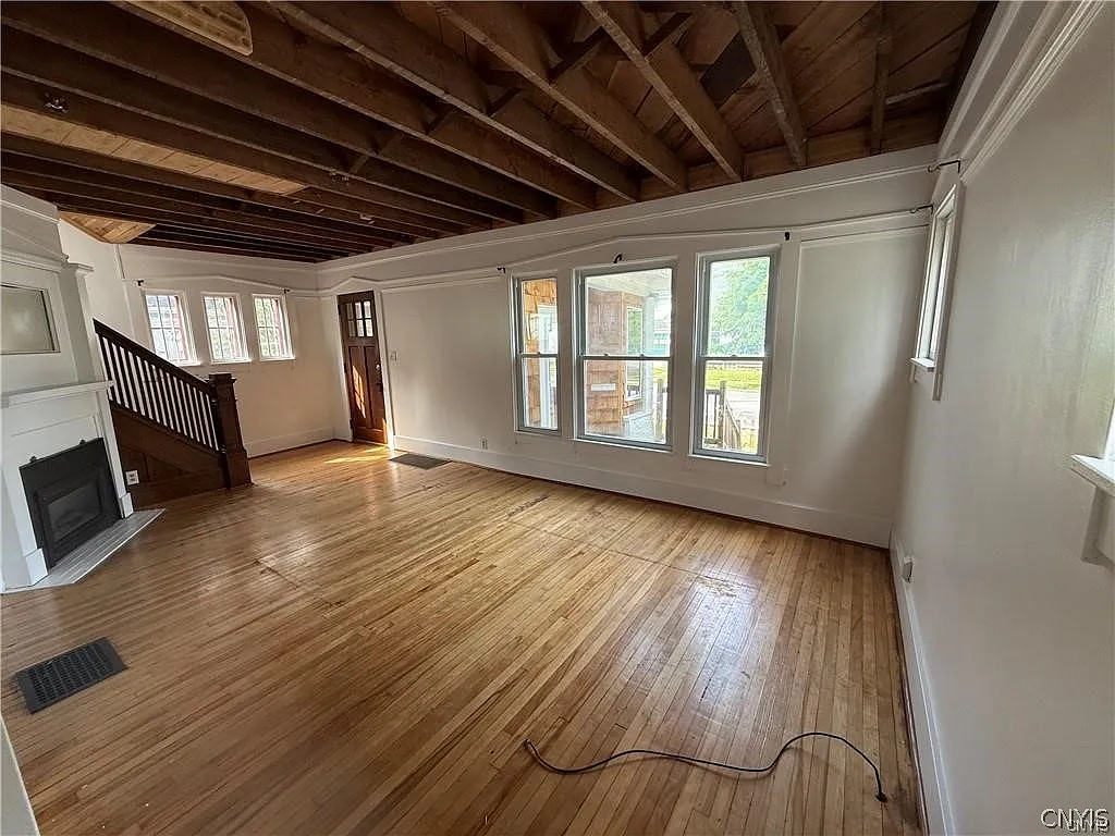 3 bed, 1.5 bath, 1406 sqft, $1,600 — Photo 4