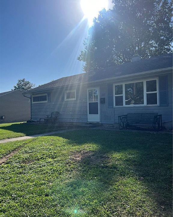 2nd image of 28 Helen Ave