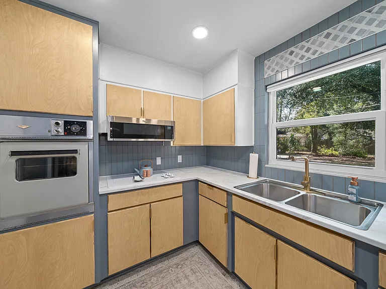 316 SE 33rd Ave — Photo 9