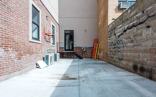 Rented by Nooklyn NYC LLC | media 23