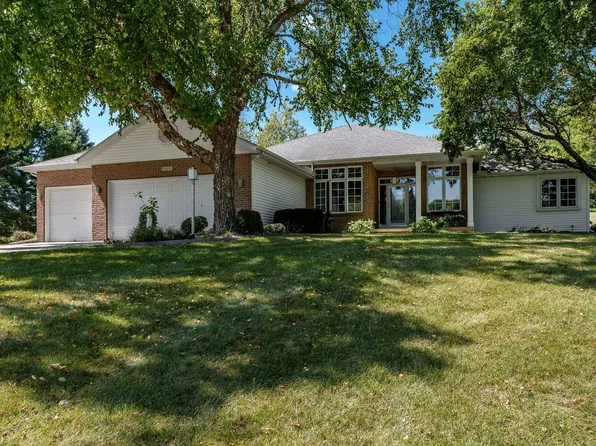 10830 Kristi Hills Dr, Roscoe, IL 61073