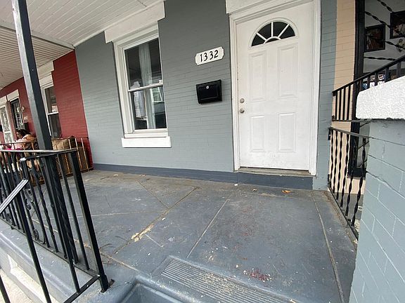 4th image of 1332 N Hobart St