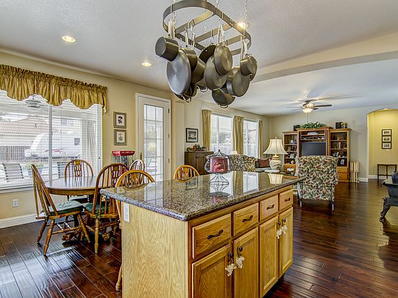 4th image of 2127 Celtic Dr