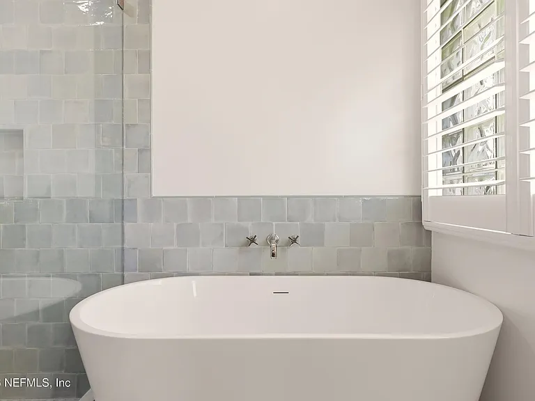 120 Alsace Ct — Photo 28
