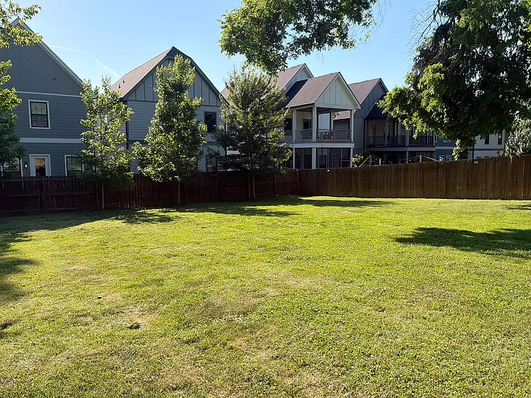Bellmore — Photo 13