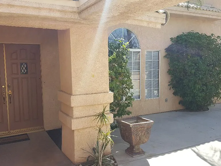 69425 McCallum Way — Photo 2