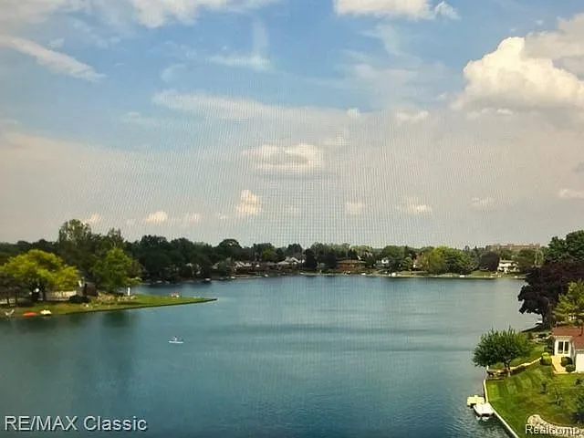 1587 Three Lakes Dr — Photo 20