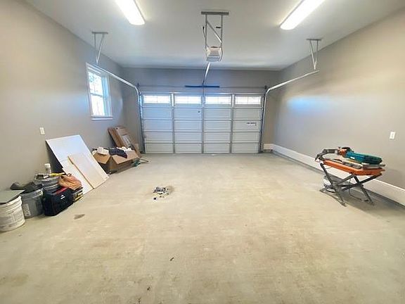 2nd image of 3004 Charles Dr