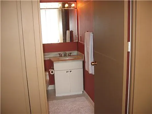 Rented by RELO REDAC INC. | media 4