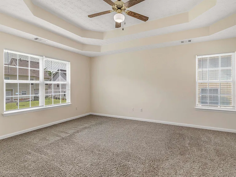 310 Sarasota Ln — Photo 40