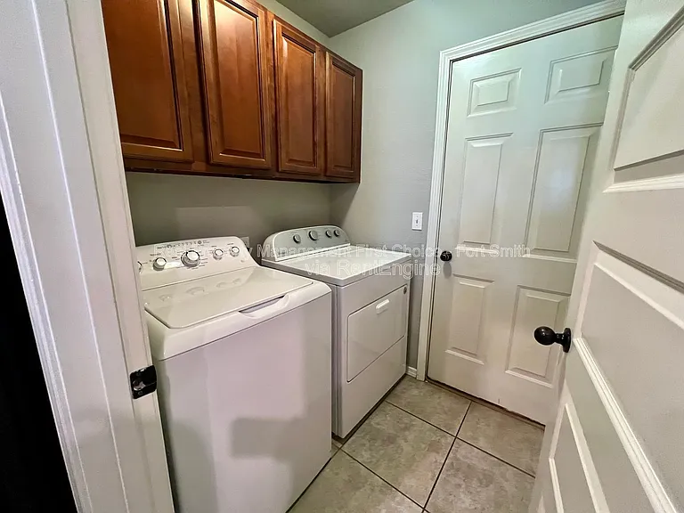 423 Ridge Point Dr — Photo 12