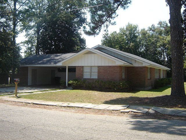 2nd image of 220 Third St