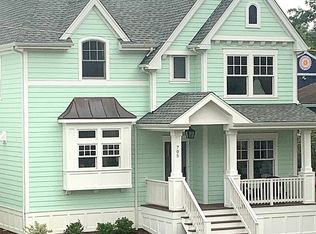 705 East St, Lemont, IL 60439