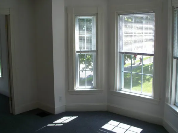 116 Larkin St #2, Bangor, ME 04401