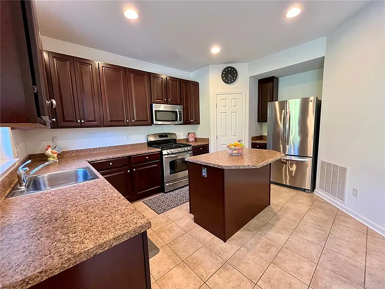 69 Coneflower Dr — Photo 10