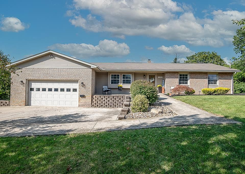 1st image of 125 Parkwood Dr