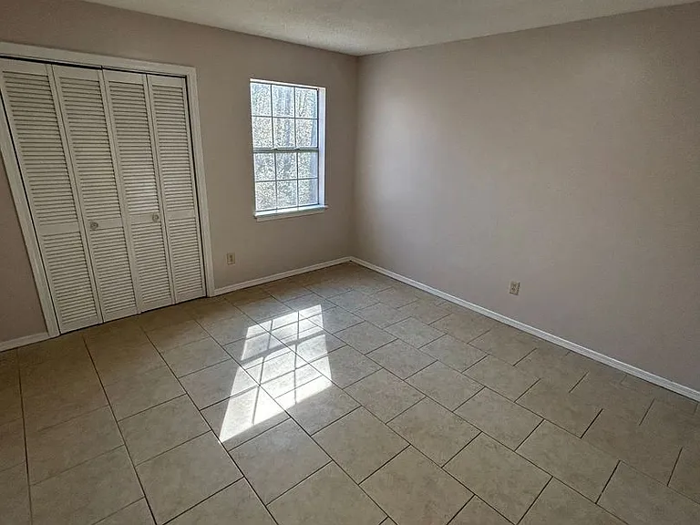156 Bennett Cir — Photo 5