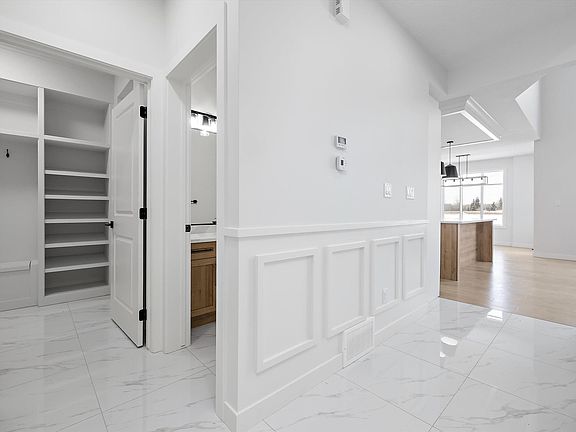 4th image of 230 Edgemont Rd NW