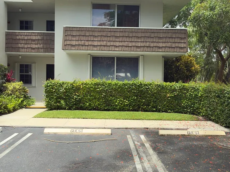 4031 N Cypress Dr #101 — Photo 3