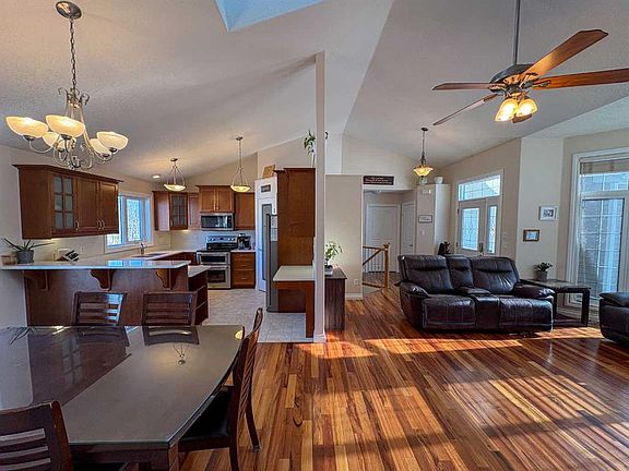 5th image of 4122 SW 48th Ave