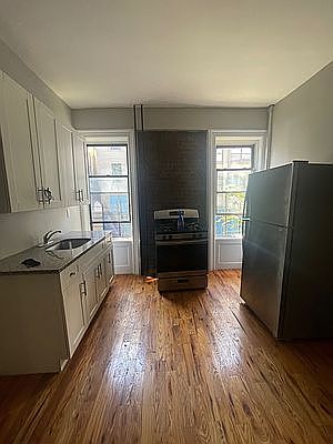 5th image of 732 E 21st St #C1