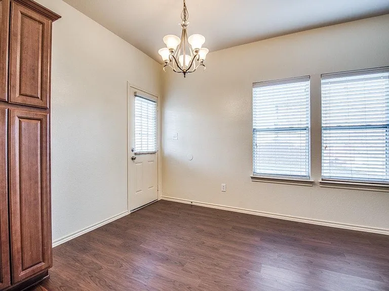 828 Parkplace Rdg — Photo 6